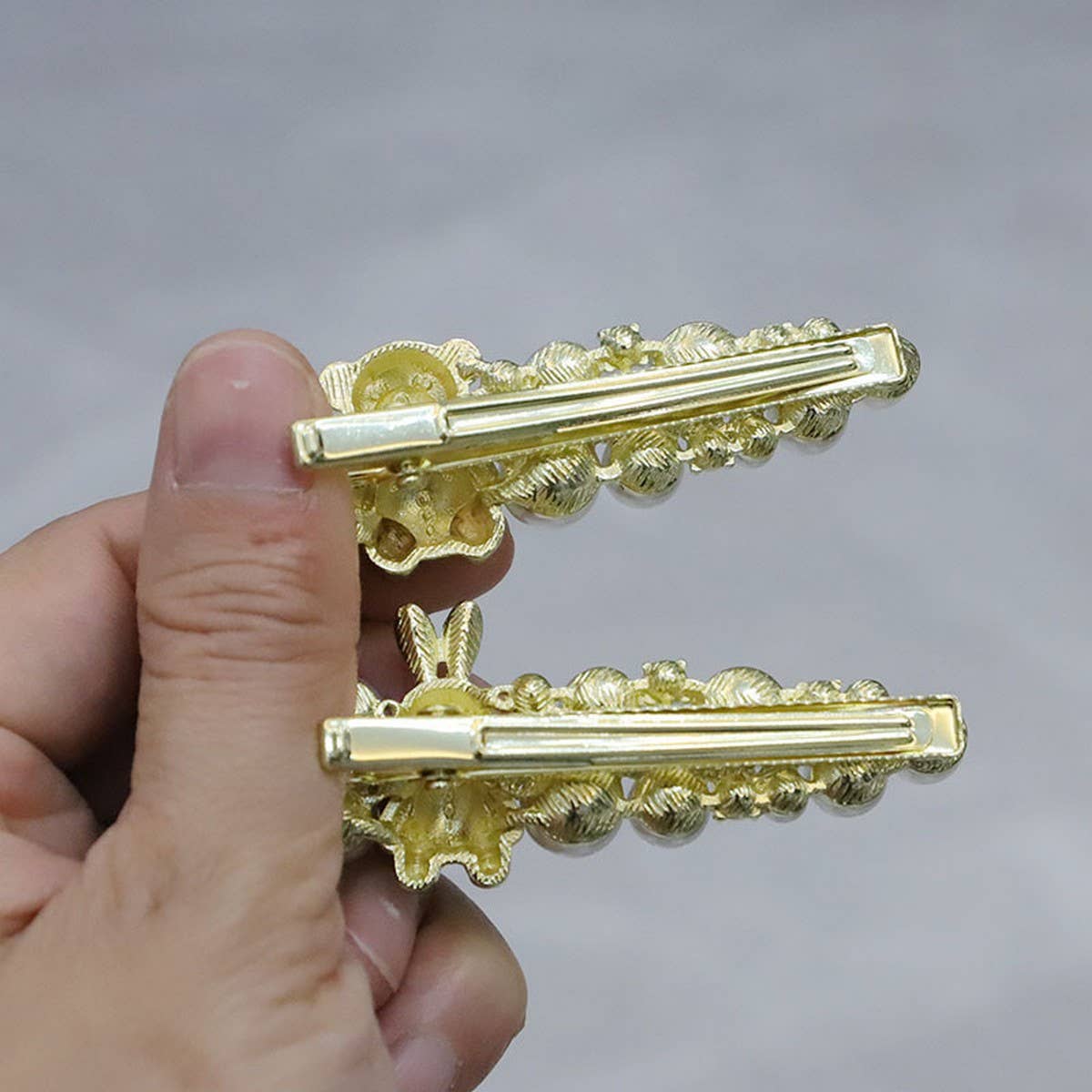 PEARL BEAR RABBIT RETRO HAIRPIN SIDECLIP BANGSCLIP_CWAHA4749