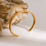 18K GOLD HAMMERED OPEN BANGLE VERSATILE STYLE_CWAJE4682
