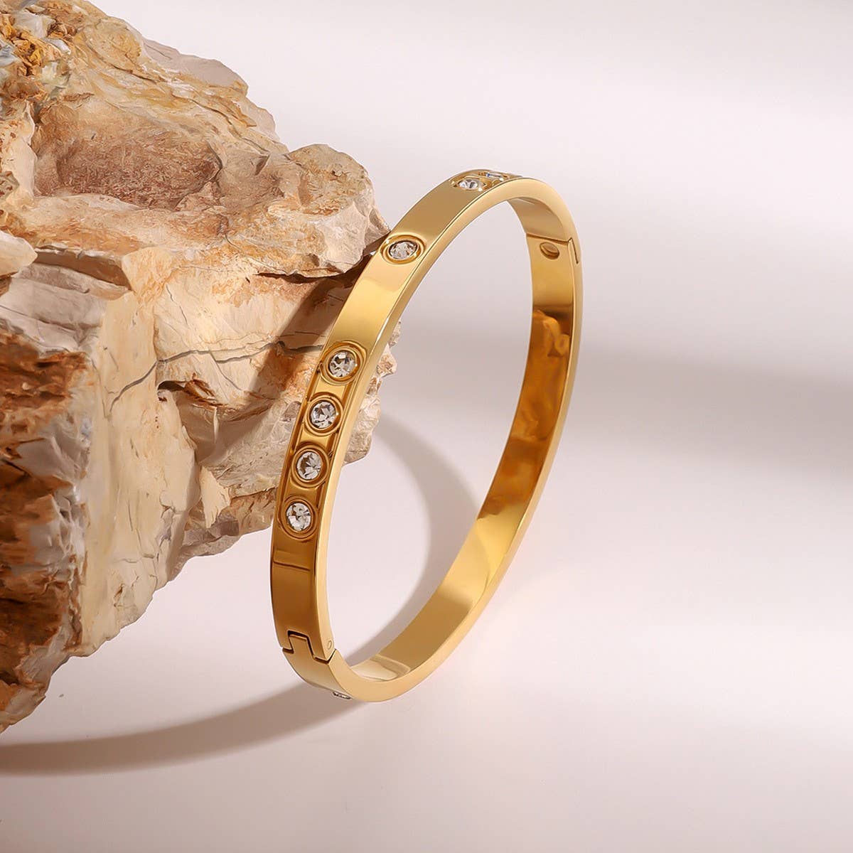 Zircon Clasp Bracelet In Titani Steel_Cwaje4867