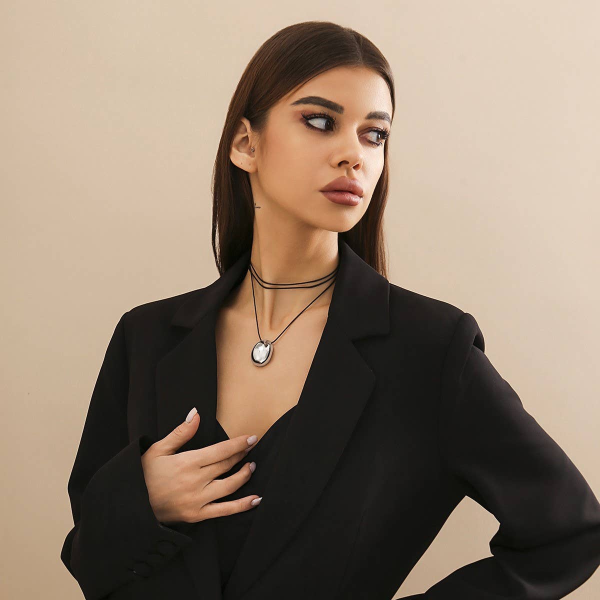 DRAWN WAX THREAD NECKLACE WITH PENDANT_CWAJE1160