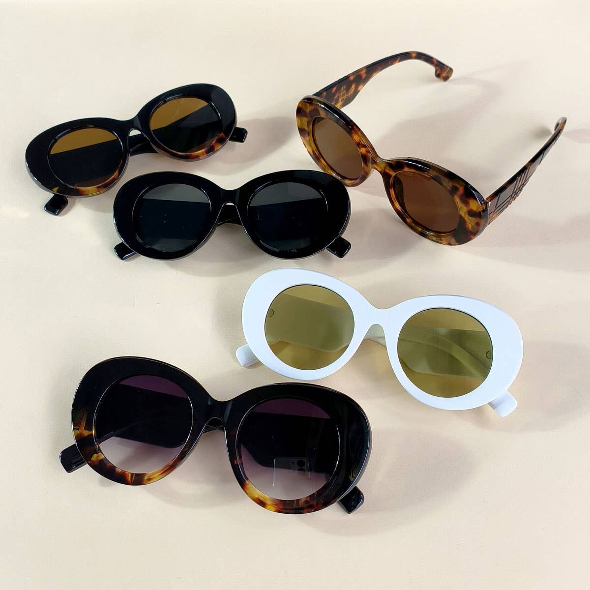 RETRO AND FASHION OVAL SUNGLASSES FOR WOMEN_CWASG0272