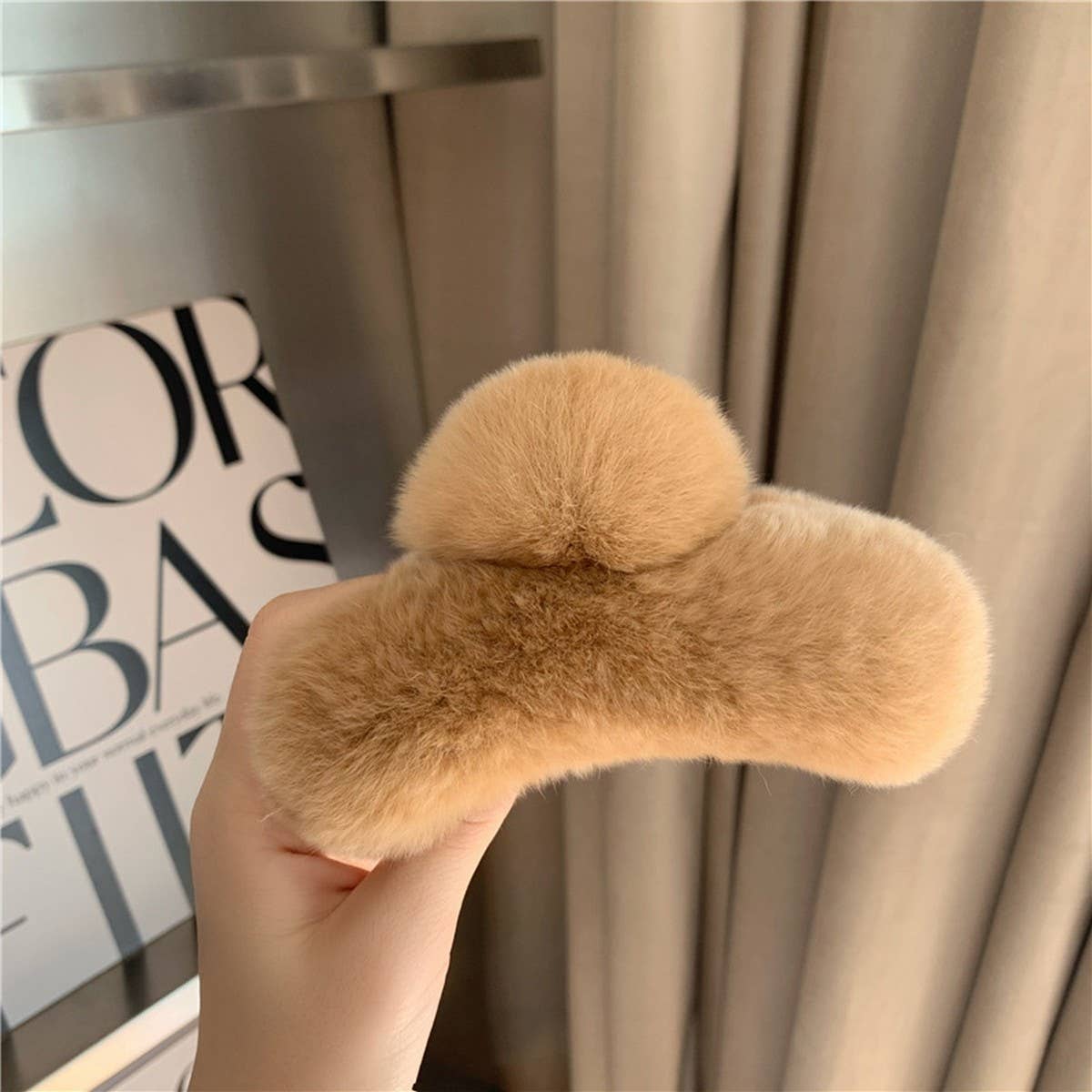 Large Rabbit Fur Hair Claw - Fluffy Winter Clip_Cwasc03146