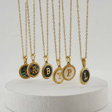 Cwaje1941_Simple Round Black Shell Letter Necklace