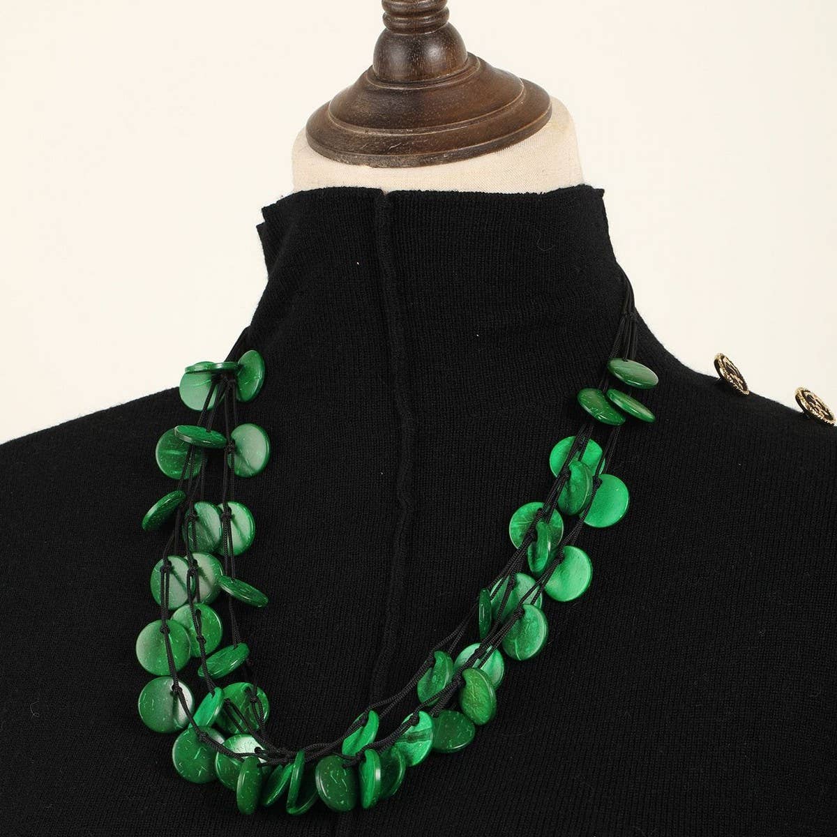 LONG COCONUT SHELL WOOD BEAD VINTAGE NECKLACE_CWMM4401