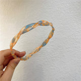 Small Twisted Hairband For Everyday Wear_Cwaha07130