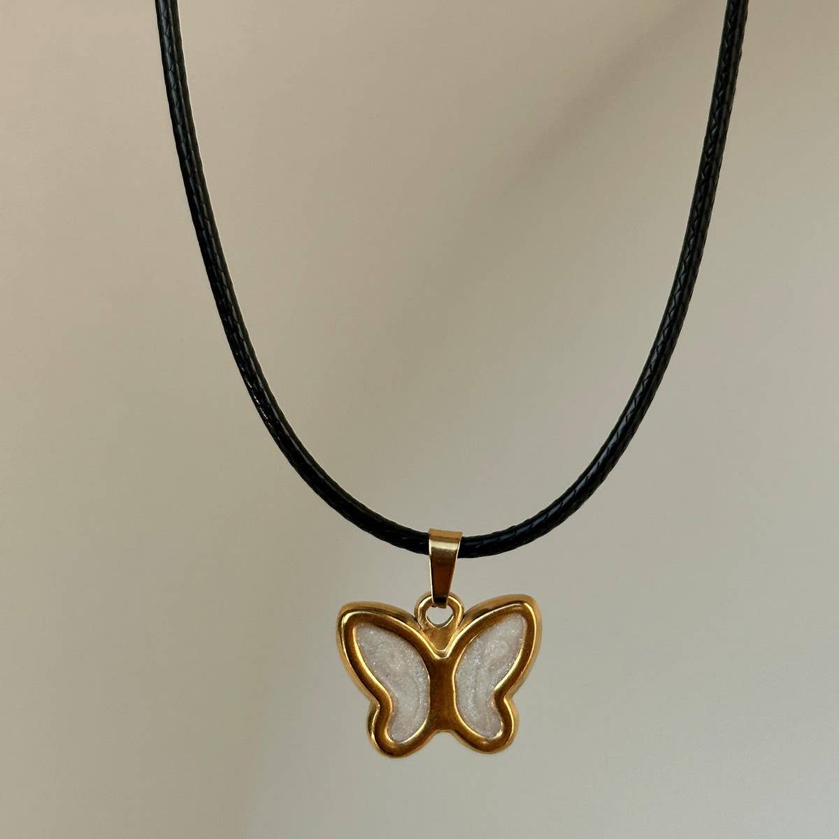 COLORFUL RETRO 3D BUTTERFLY PENDANT NECKLACE_CWMM5664