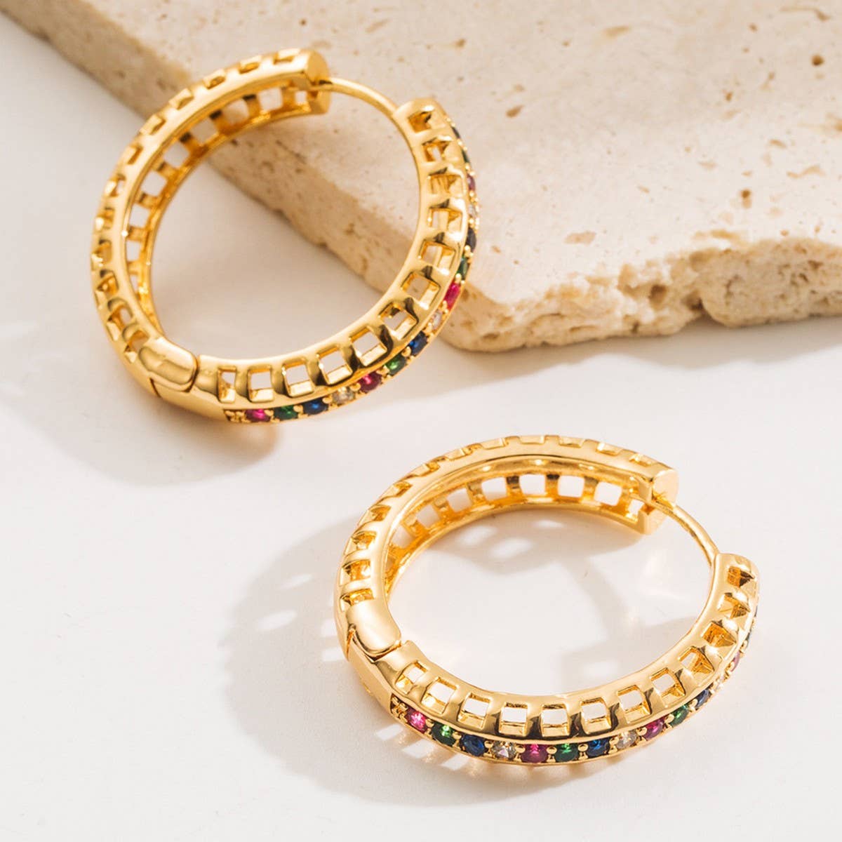 SPARKLING HOOP EARRINGS GOLD TONE LUXURY STYLE_CWMM8533