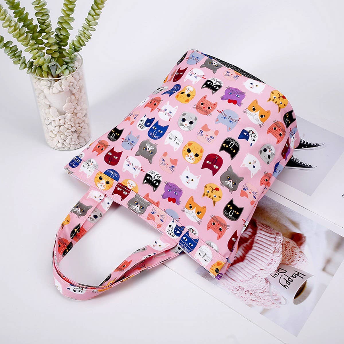 CARTOON MINIMALIST AND LIGHTWEIGHT HANDBAG_CWAB1744