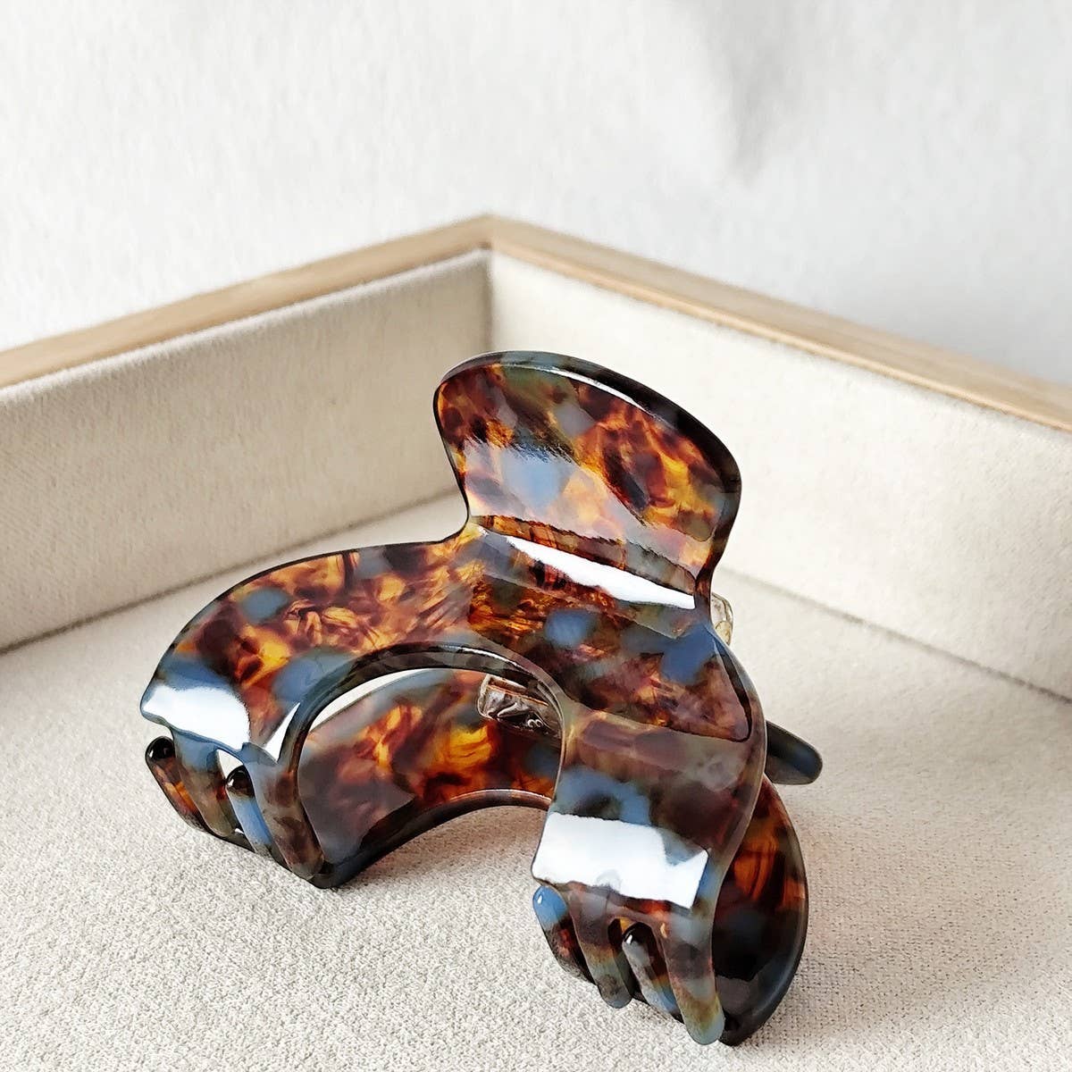 Medium Acetate Hair Claw ? Elegant Updo Clip_Cwaha07234