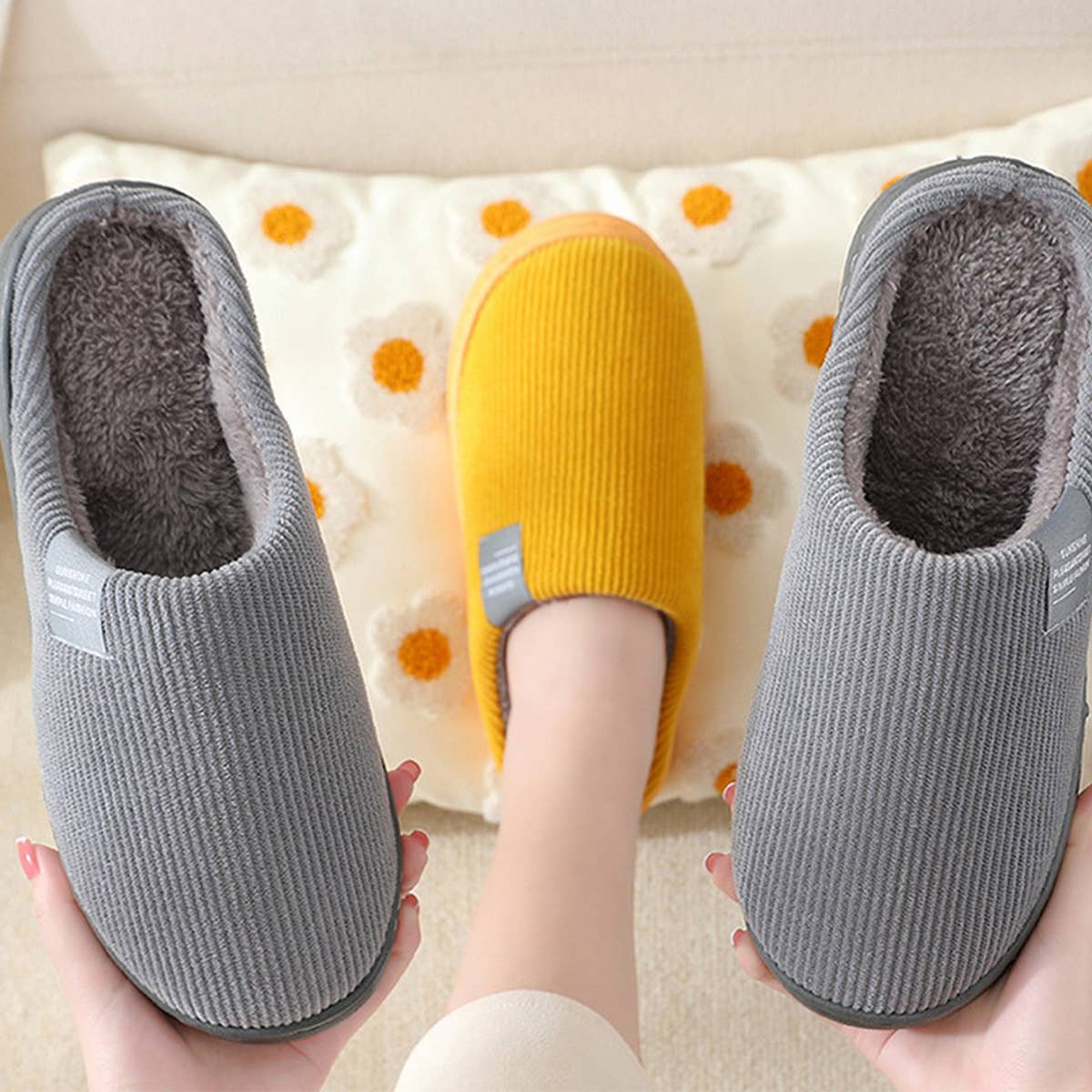 MINIMALIST WARMIES SLIPPERS BEDROOM SLIPPERS_CWSHS0265
