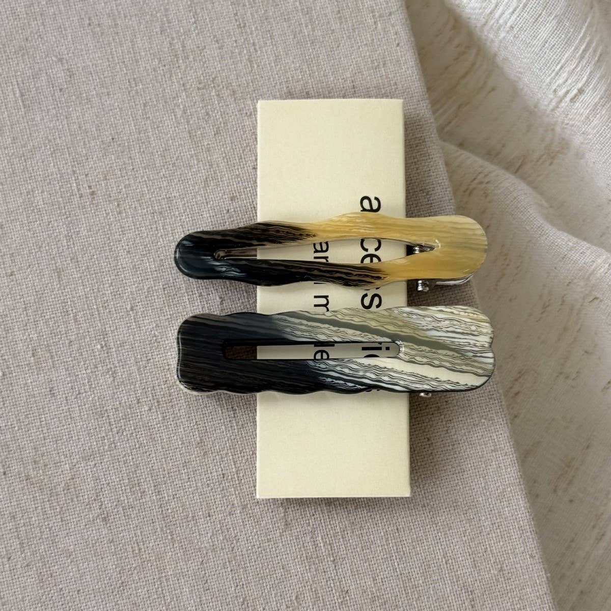 Wavy Edge Acetate Hair Clip Set Of Two_Cwaha07951
