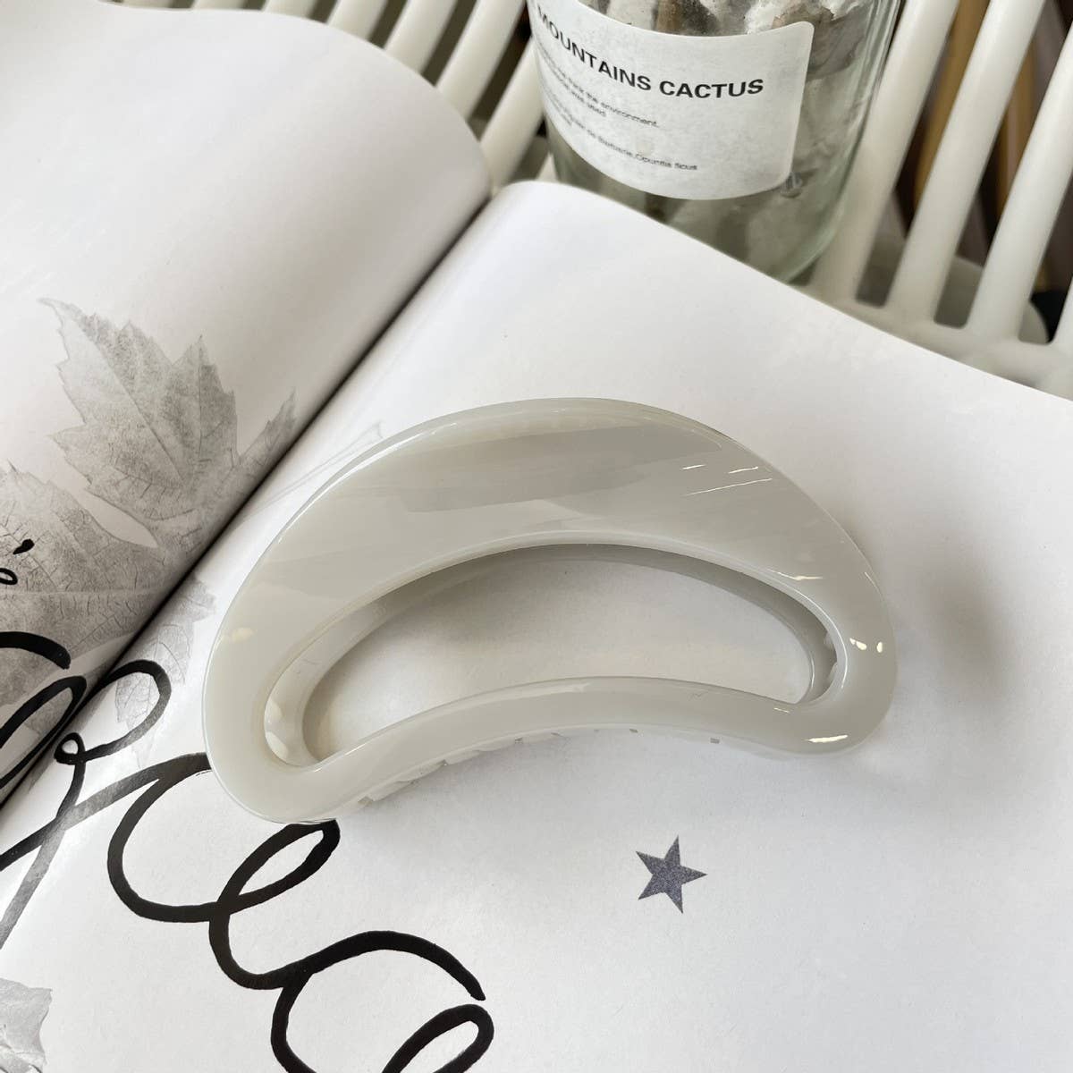 THICK HAIR CLAW ELEGANT INS STYLE SHARK CLIP_CWAHA2163