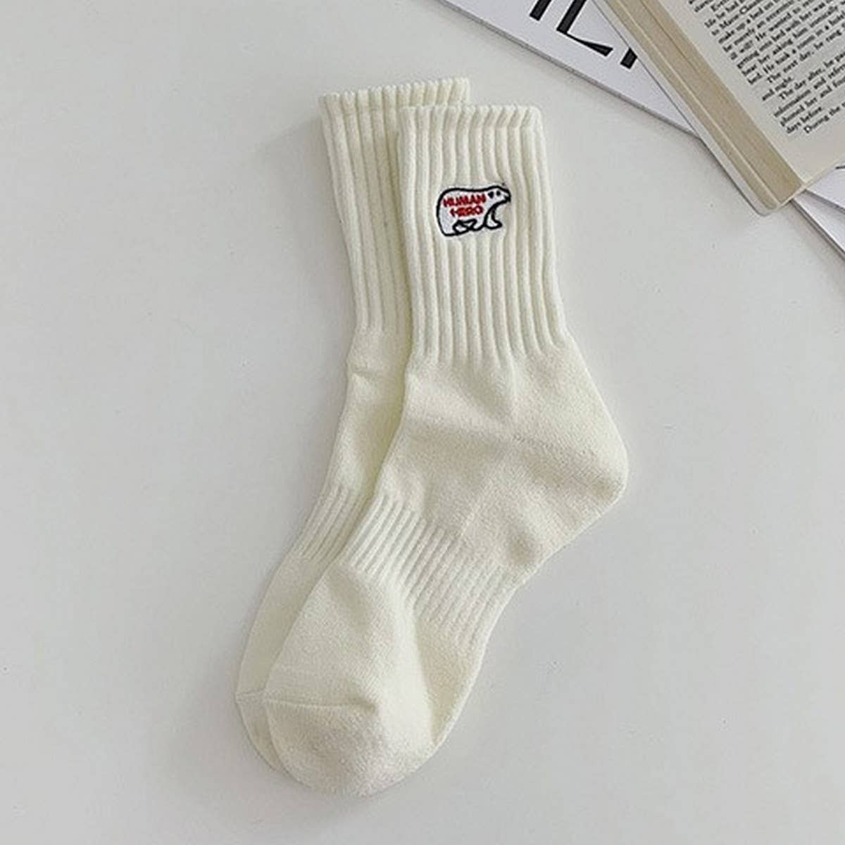 AUTUMN AND WINTER EMBROIDERED POLAR BEAR SOCKS_CWMS1052