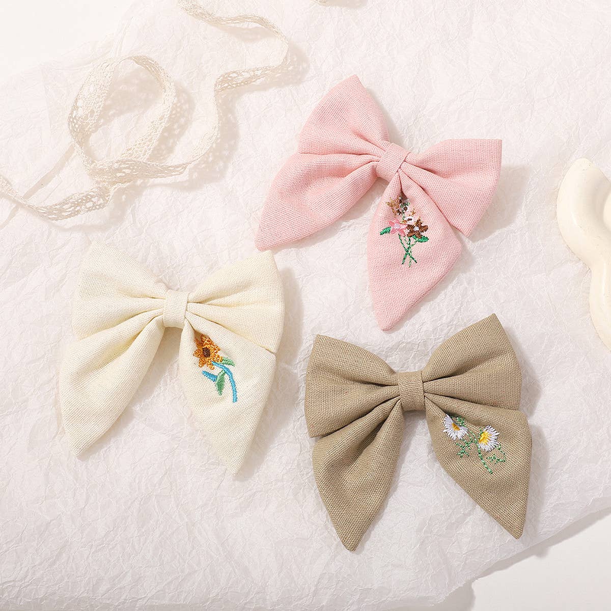 CHILDRENS EMBROIDERED FLORAL BOW HAIRPIN_CWAHA2352