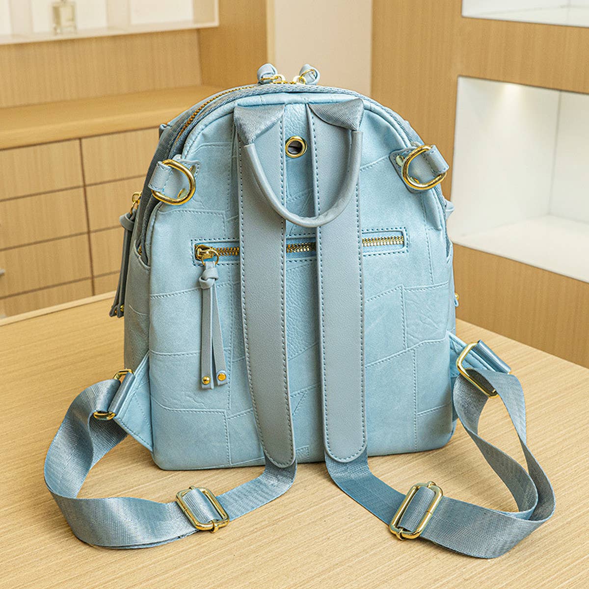 STITCHING EMBOSSED LARGE CAPACITY BACKPACK_CWAB2989