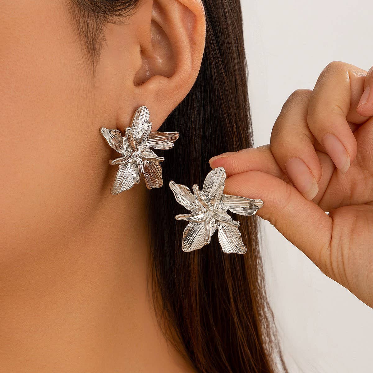 COOL AND SIMPLE RETRO FLOWER EARRINGS_CWAJE1814
