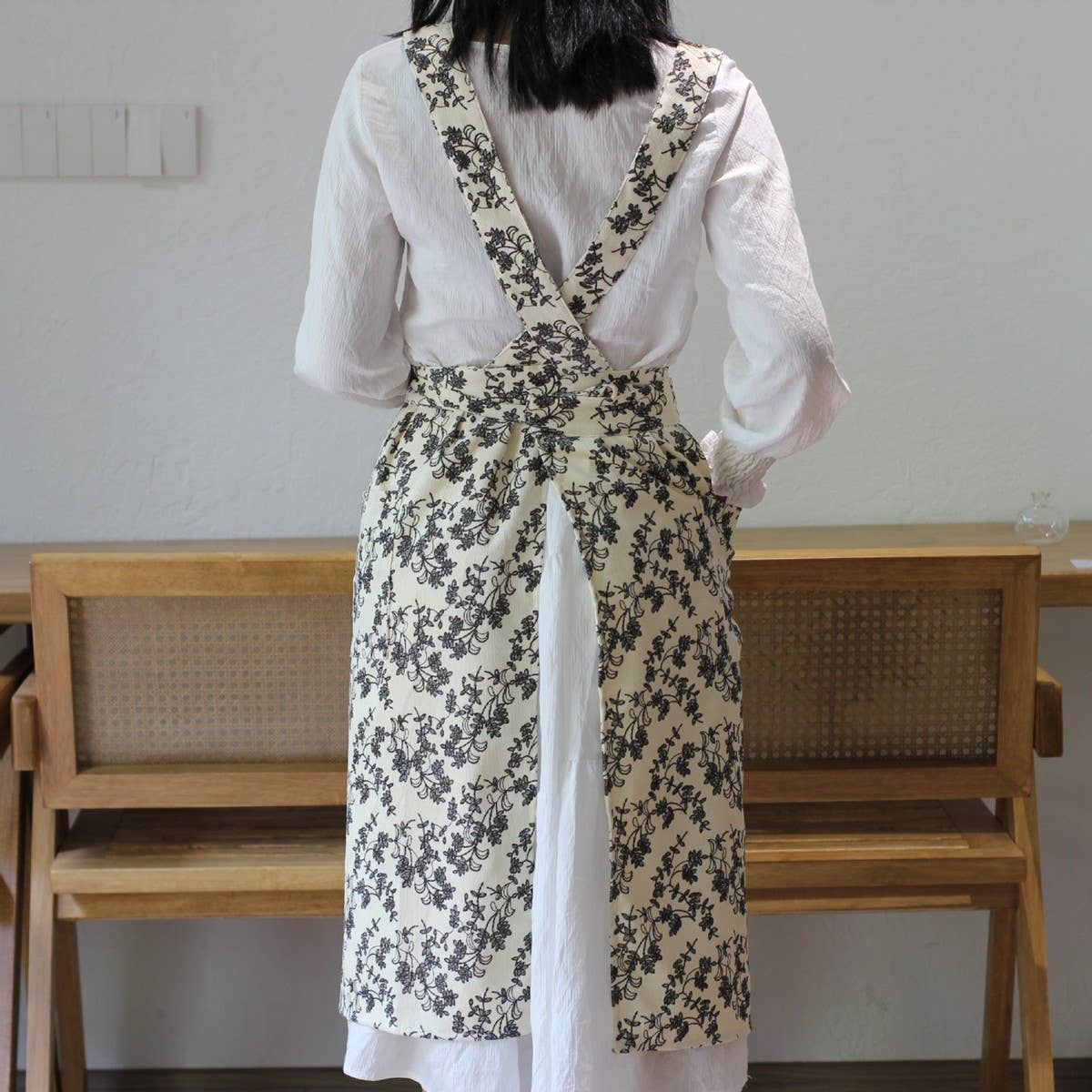 SIMPLE AND ELEGANT CORDUROY MATERIAL THICK APRON_CWMM5830