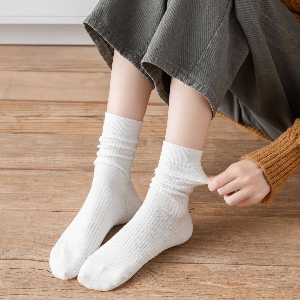 AUTUMN AND WINTER NEW ARRIVALS MID CALF SOCKS_CWMS0898