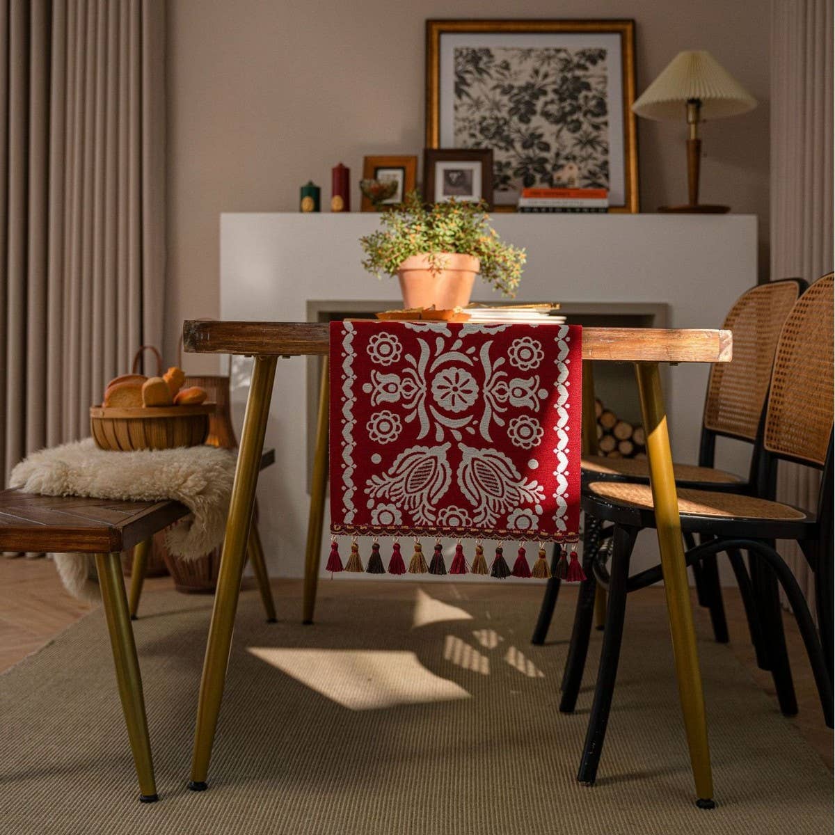 CONTRAST FABRIC FESTIVE TABLECLOTH_CWMM0998