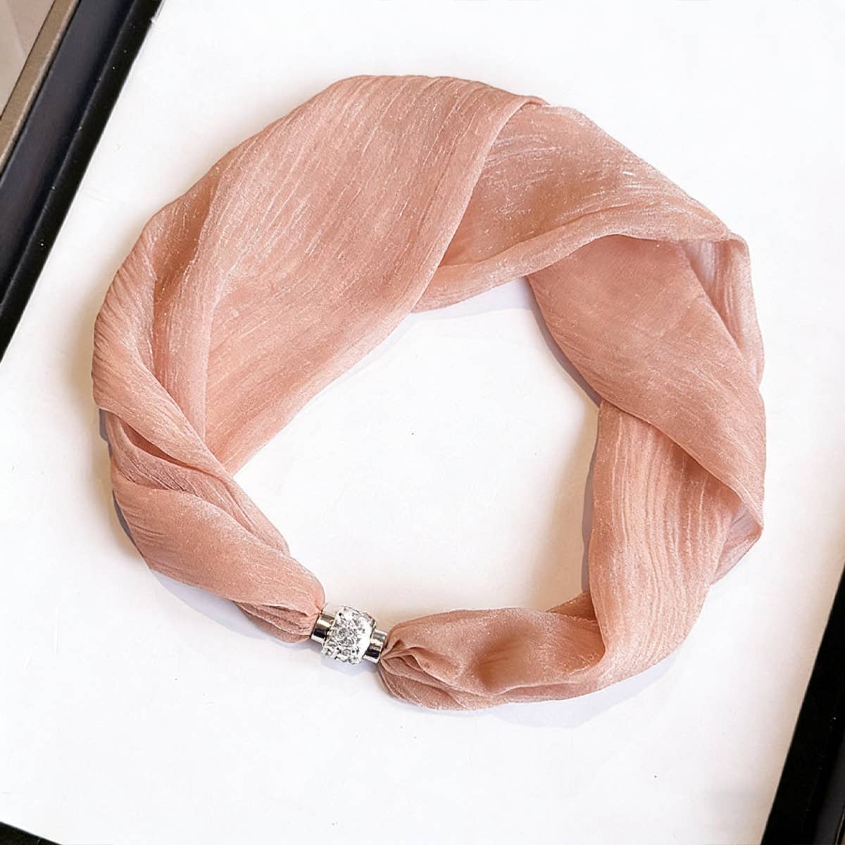 White Pearl Magnetic Skinny Silk Scarf_Cwasc03936