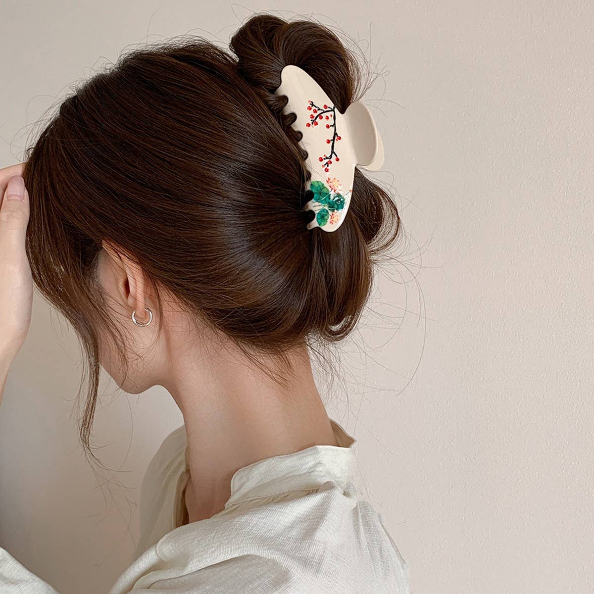 ELEGANT PLUM BLOSSOM LARGE ACETATE HAIR CLIP_CWAHA6015