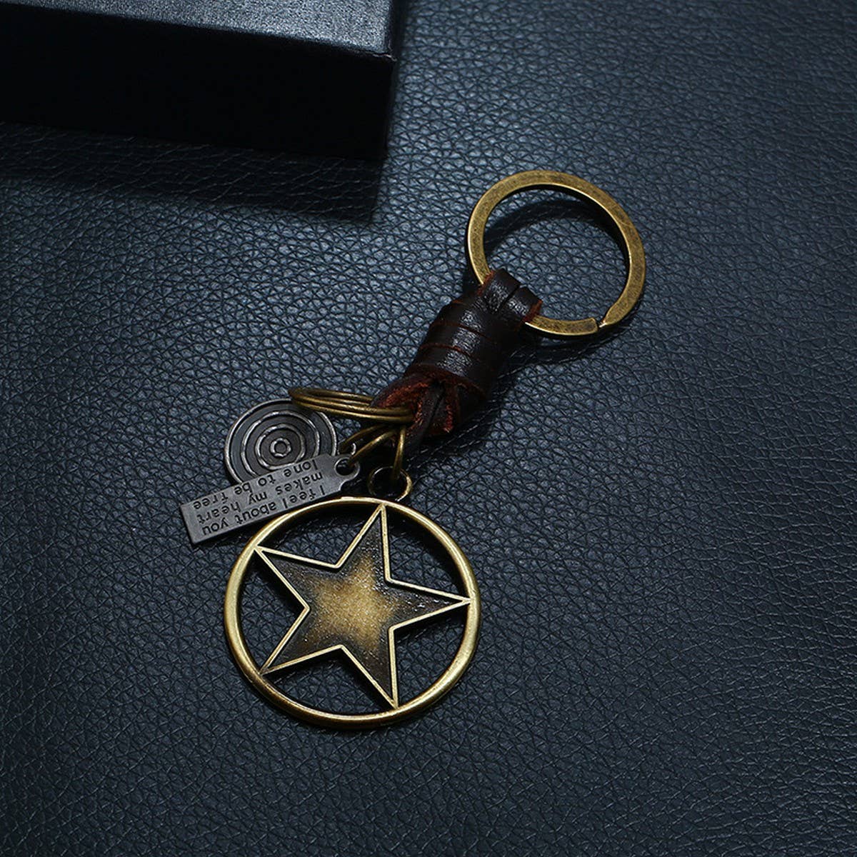 ALLOY FIVE POINTED STAR GENUINE LEATHER KEYCHAIN_CWMM4783