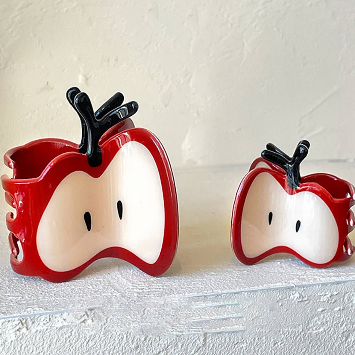 SWEET AND CUTE RED APPLE CLAW SHARK CLIP_CWAHA3968