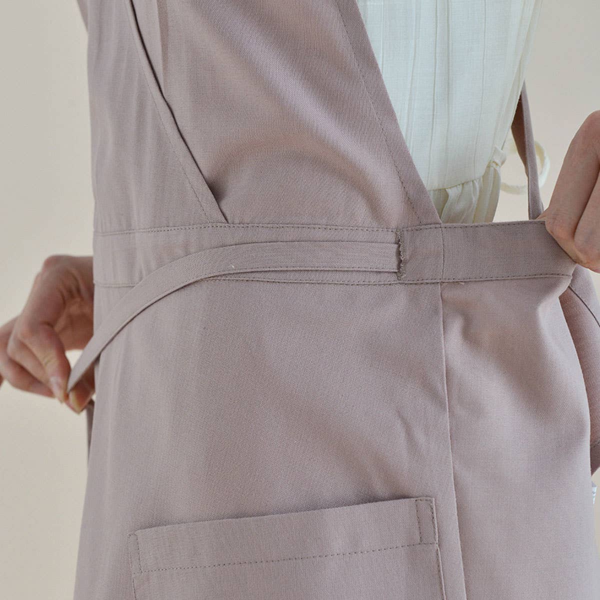 FRENCH DRESS STYLE LINEN APRONS WITH POCKETS_CWMM3305