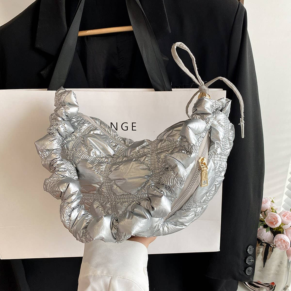 SILVER PUFFY CLOUD DUMPLING SHOULDER BAG_CUAB00511