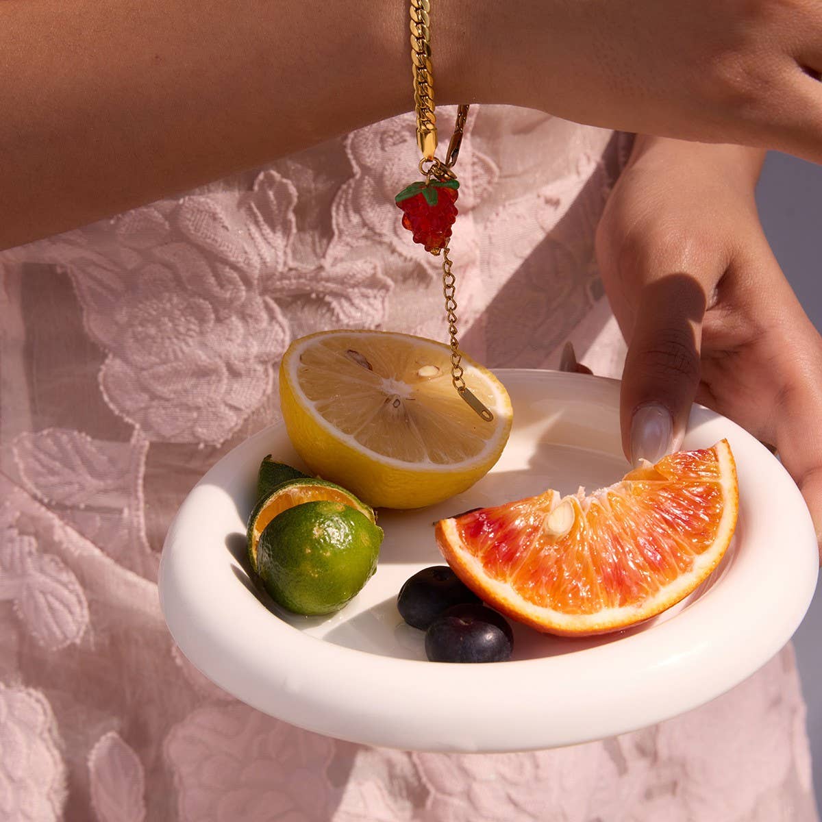 ELEGANT 18K GOLD FLAT CHAIN WITH RED GLASS CHARM_CWAJE4746