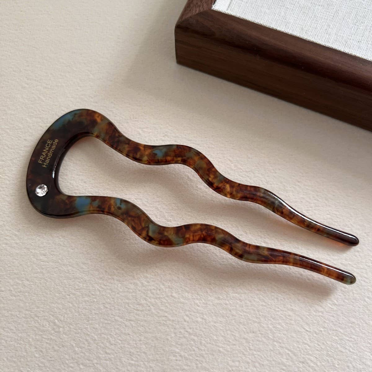 NICHE HIGH END WAVY RETRO HAIRPIN_CWAHA2694