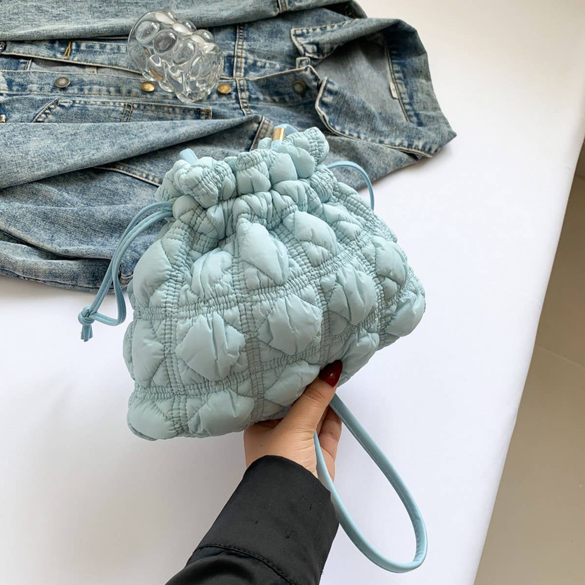 QUILTED CLOUD BUCKET BAG NYLON DRAWSTRING HANDBAG_CUAB00485