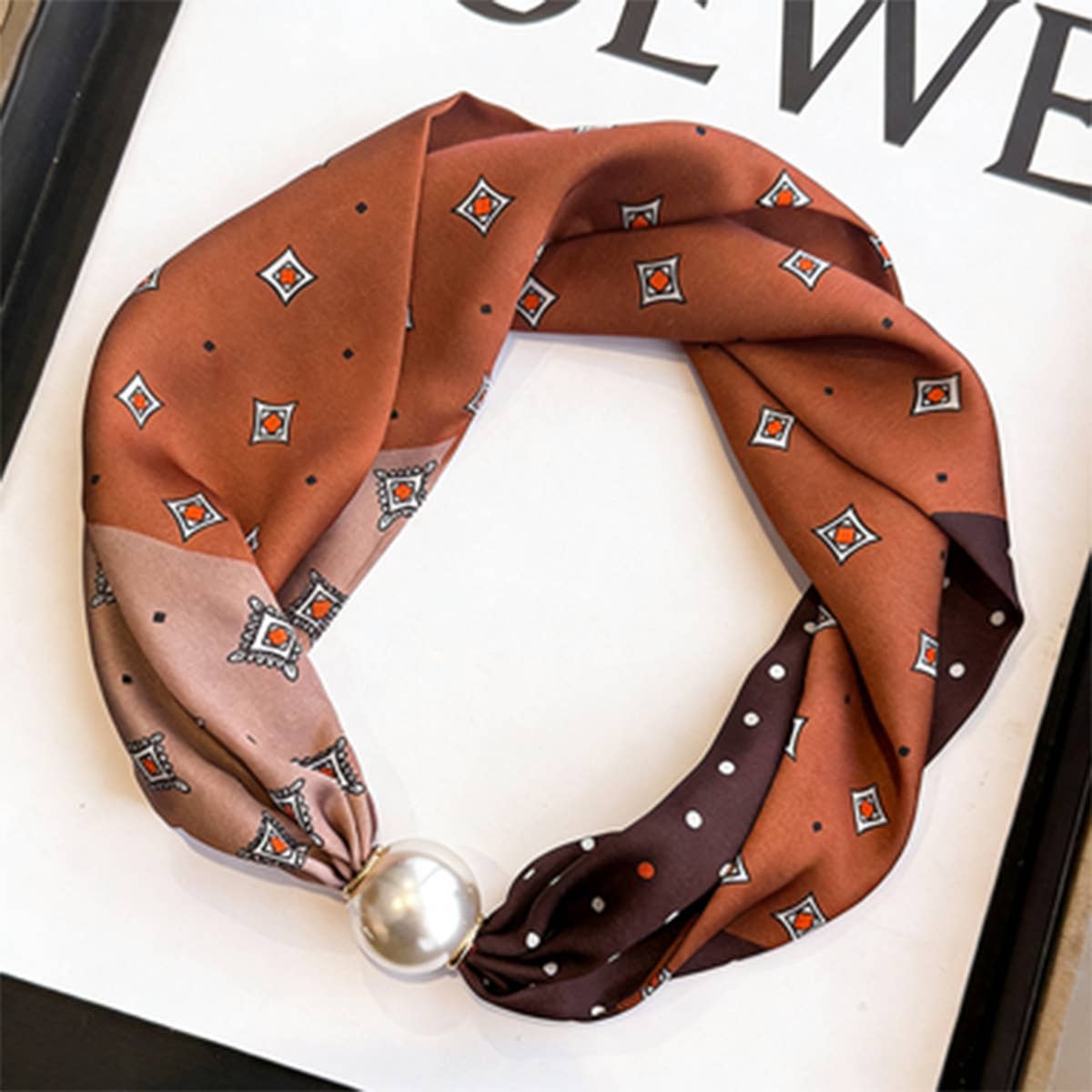 Pearl Magnetic Skinny Silk Neck Scarf_Cwasc03934