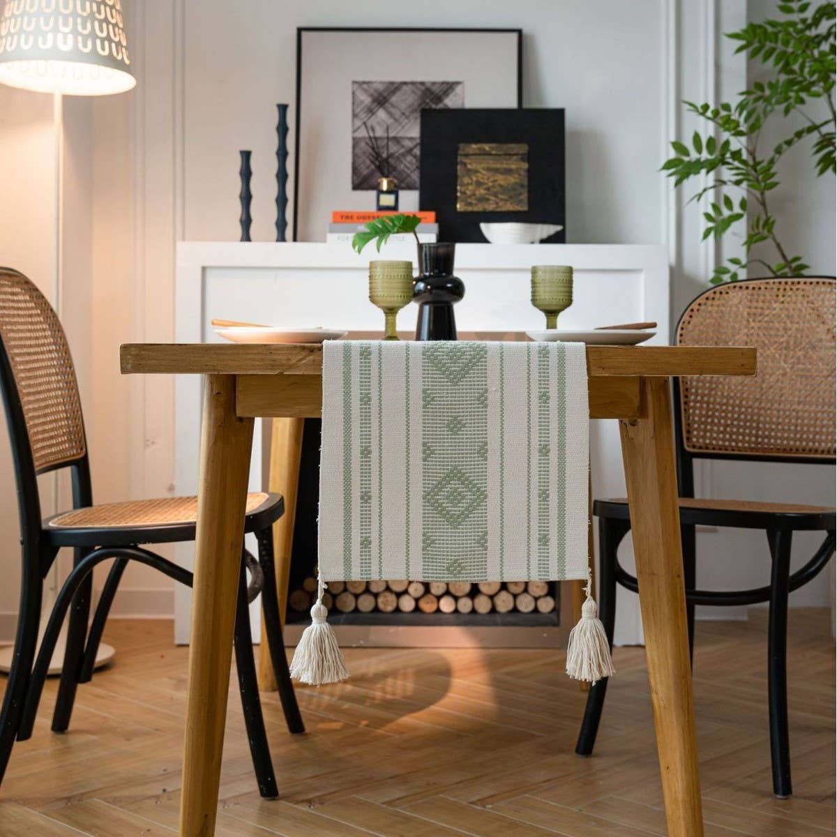 GEOMETRIC TASSEL HOLIDAY TABLE RUNNER_CWMM0994