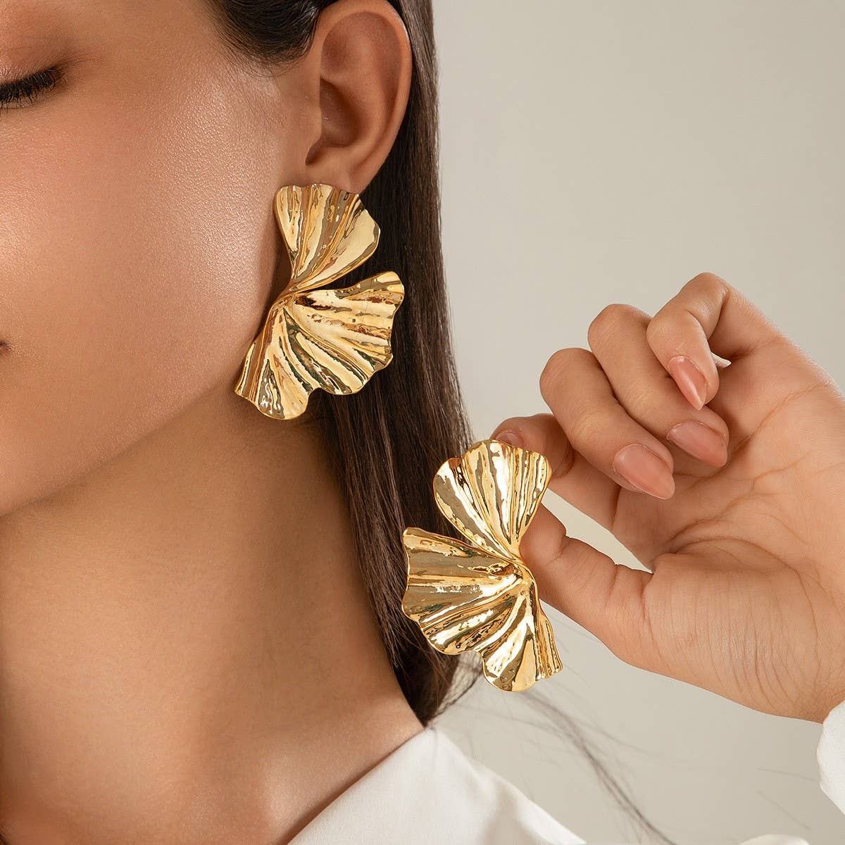 FASHIONABLE PUNK METAL STYLE GOLD EARRINGS_CWAJE1811