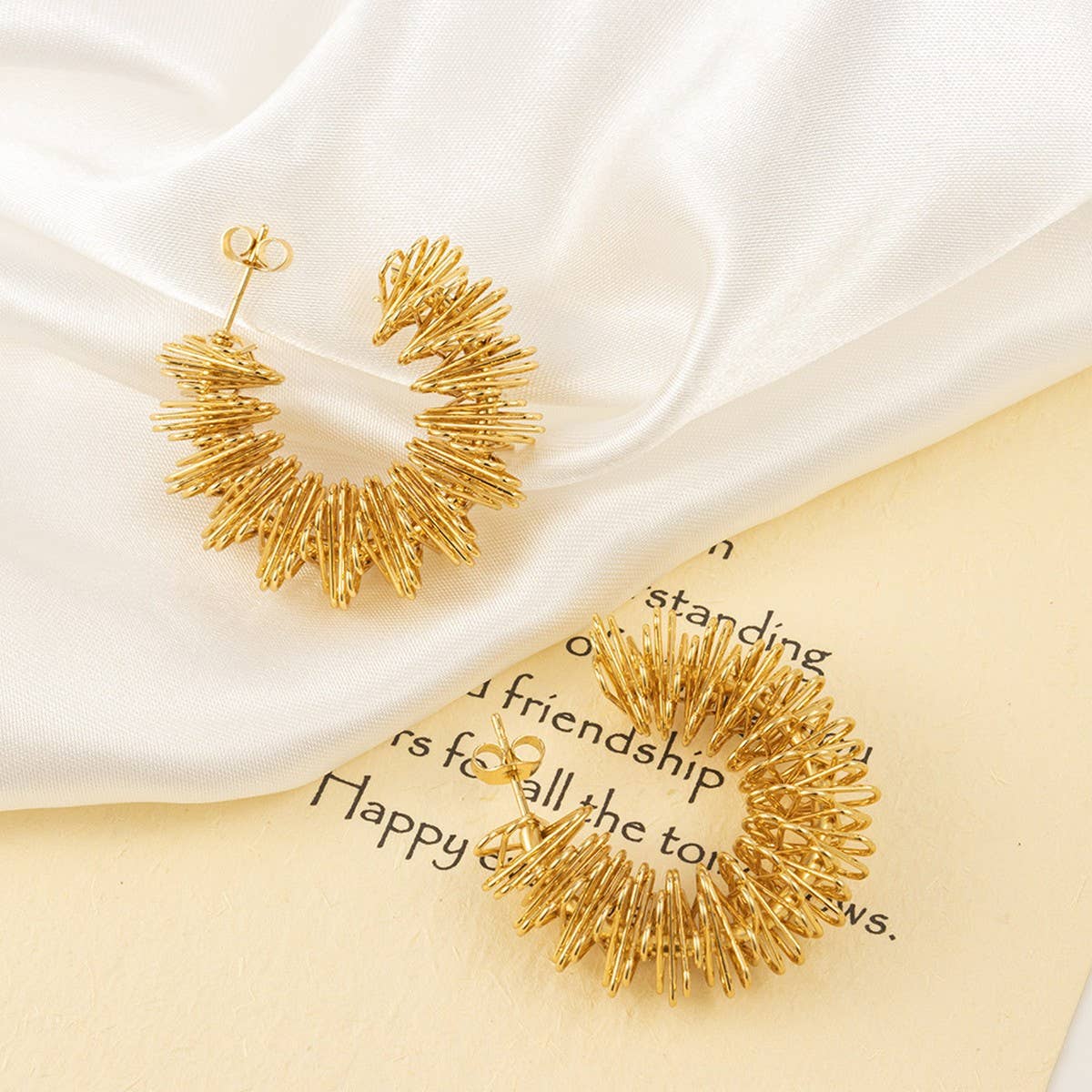 18K GOLD PLATED TWISTED ROPE HOOPS EARRING_CWAJE0569