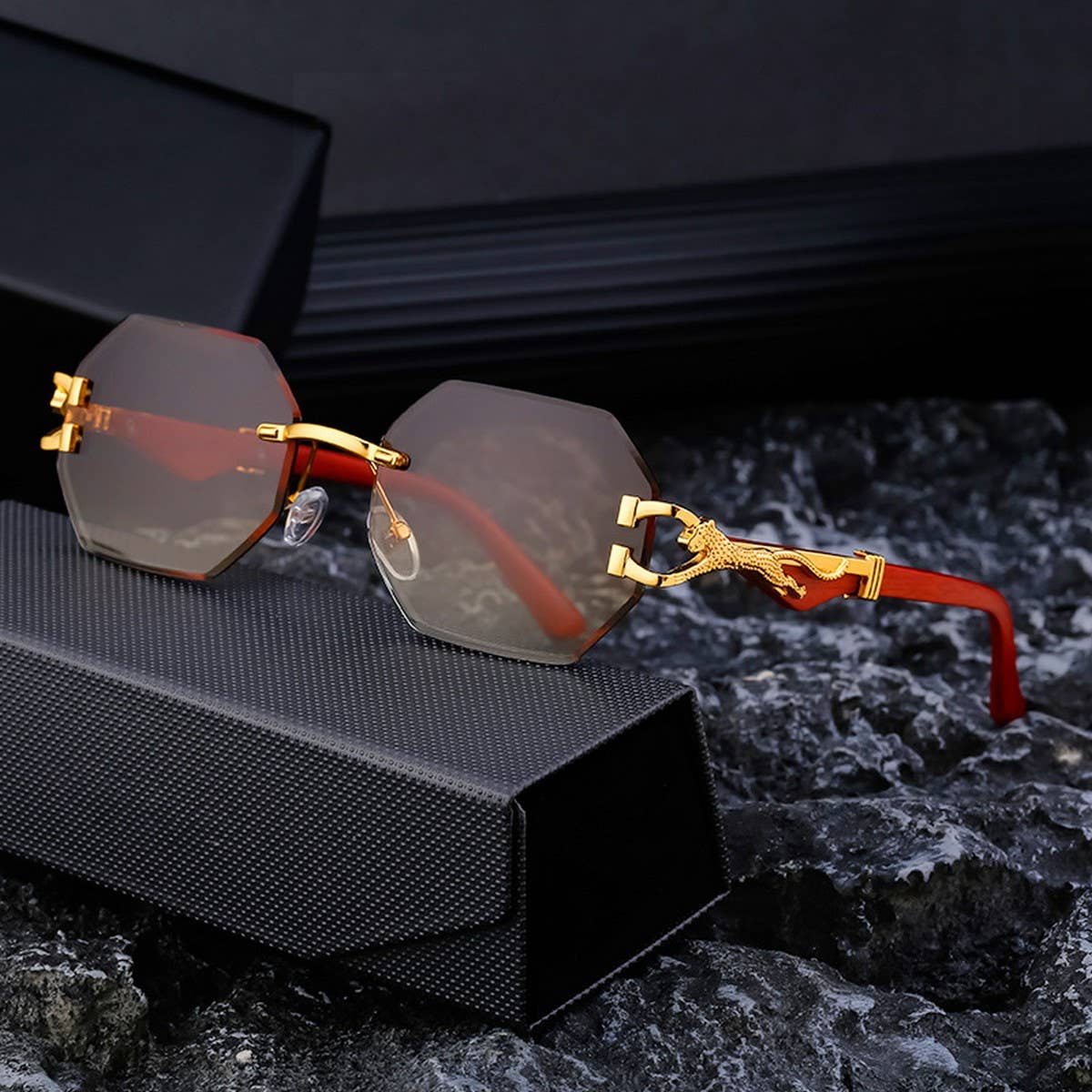 FAUX WOOD GRAIN LEOPARD TEMPLE SUNGLASSES_CWASG0616