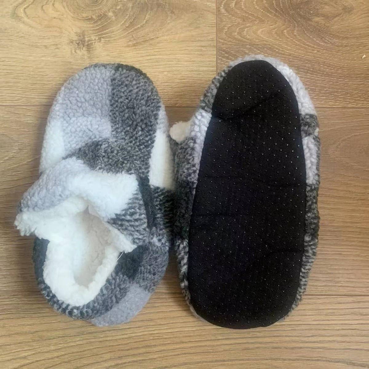 HOME WARM SOFT BOTTOM NON SLIP SOCK SLIPPERS_CWMS1213