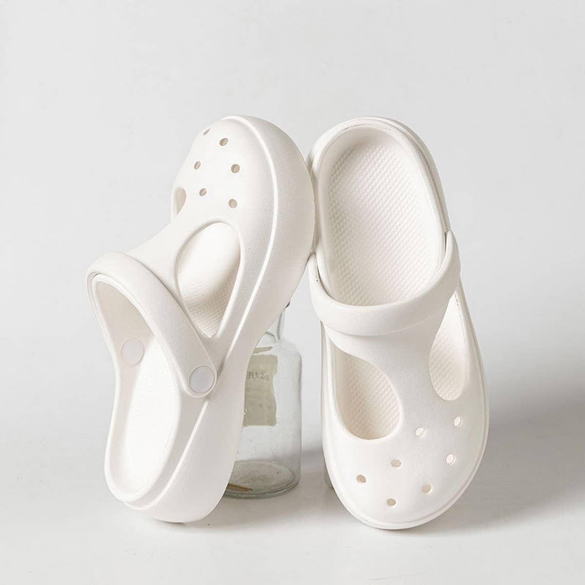 BREATHABLE CLASSIC DURABLE HOLE SANDALS_CWSHS0819