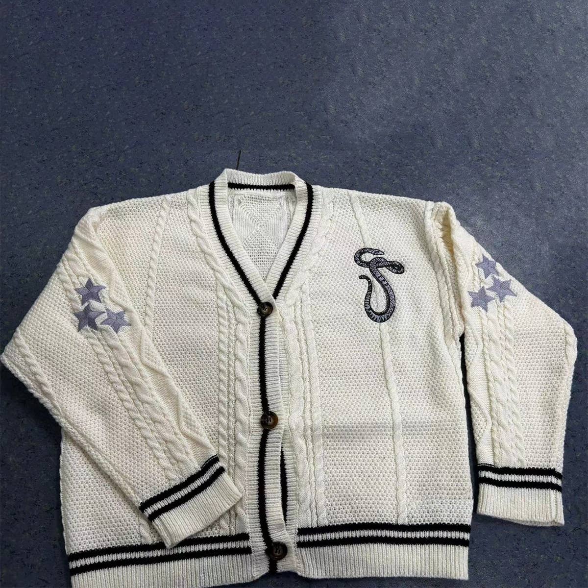 V-Neck Embroidered Single-Breasted Cardigan