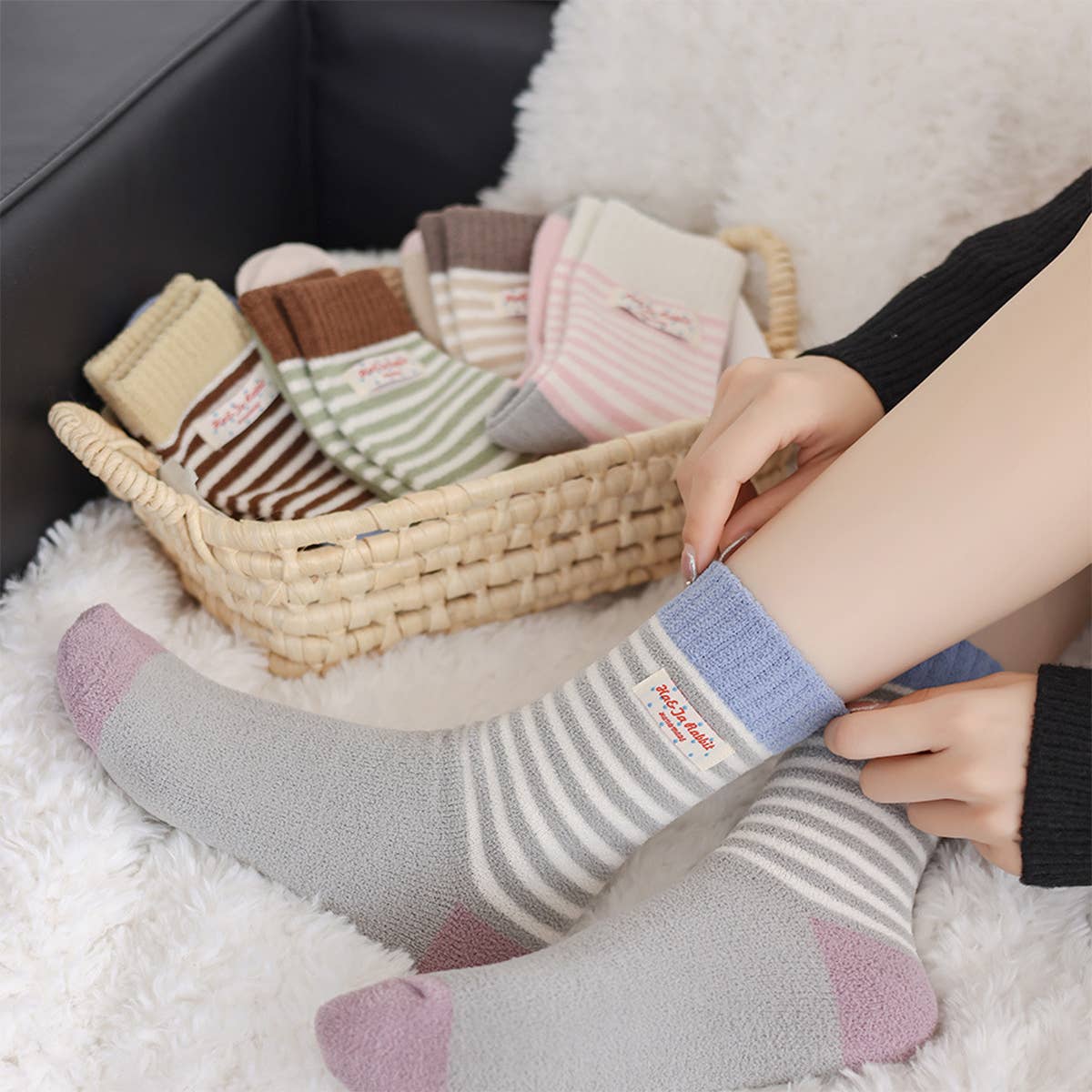 Thick Fleece Striped Crew Slouchy Socks_Cwms03221