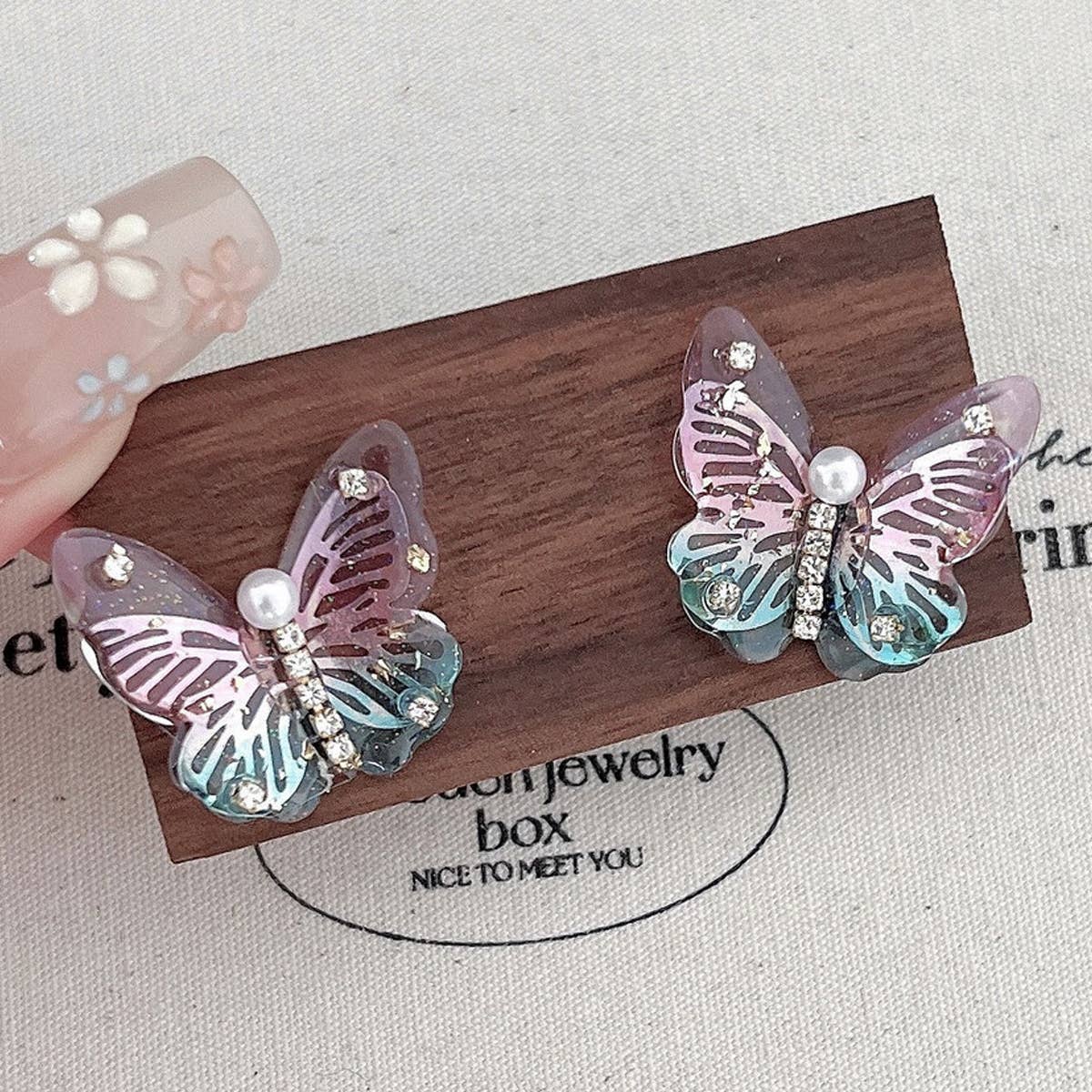COLORFUL OIL PAINTING PEARL BUTTERFLY EARRINGS_CWAJE2043