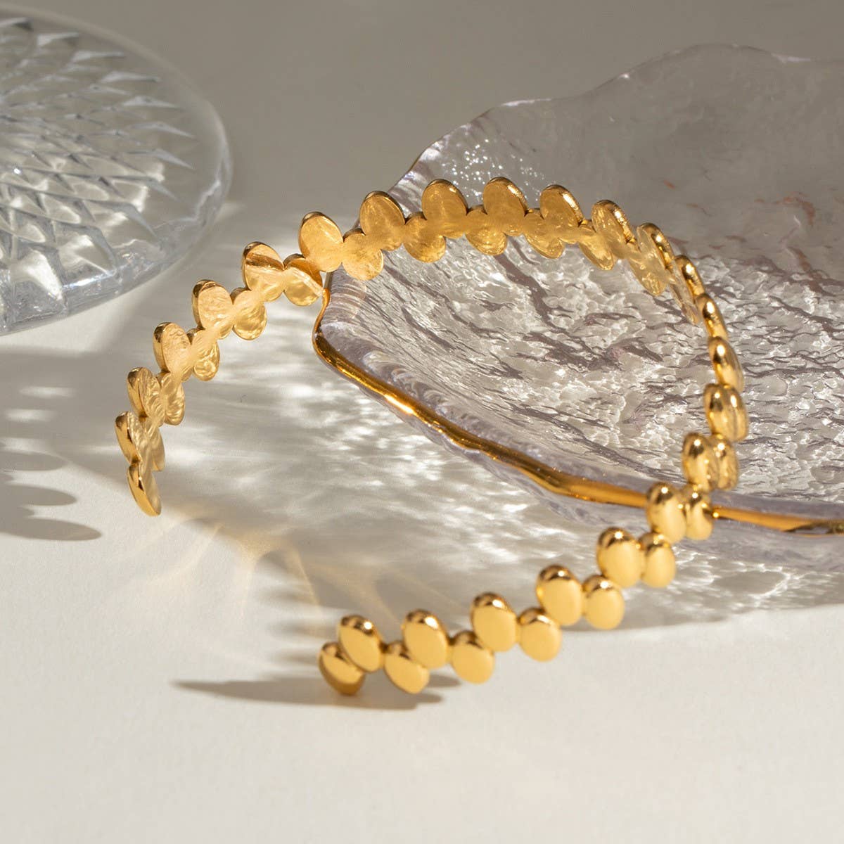 18K GOLD STAINLESS STEEL OVAL BEAD CUFF BRACELET_CWAJE4896