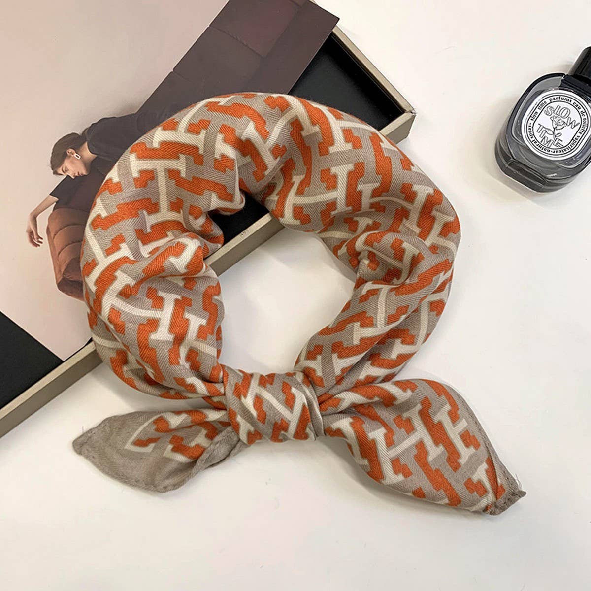 FASHIONABLE SQUARE SCARF FOR ALL MATCH DECORATION_CWASC1982