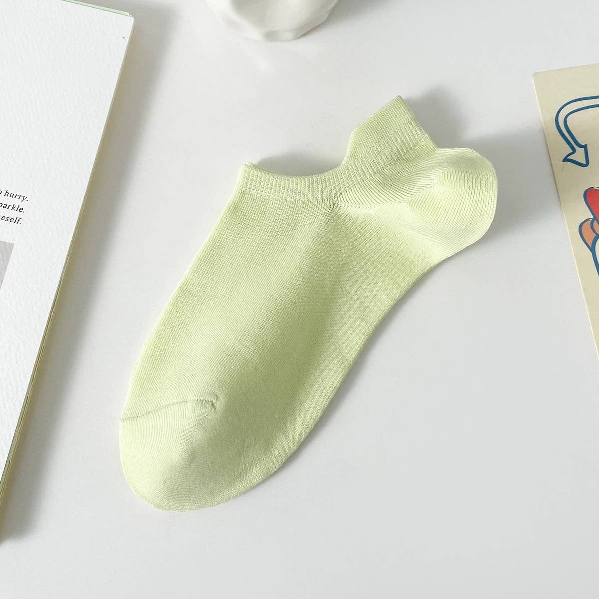 SOLID COLOR SIMPLE INVISIBLE SOCKS FOR WOMEN_CWMS2018