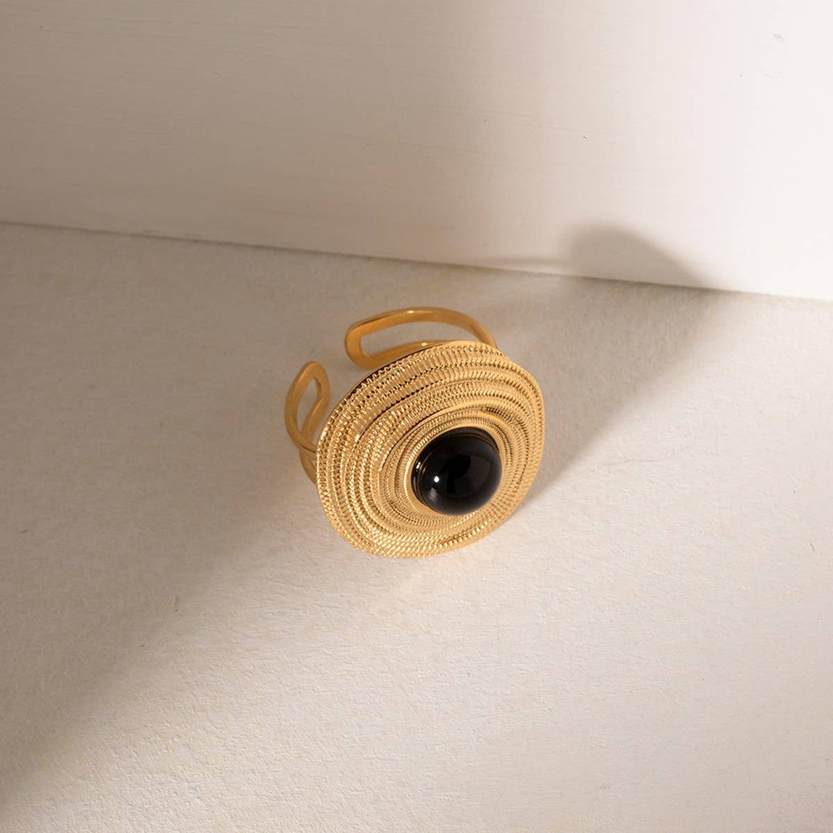 RETRO LIGHT LUXURY TRENDY DEVILS EYE COIL RING_CWAJE1382