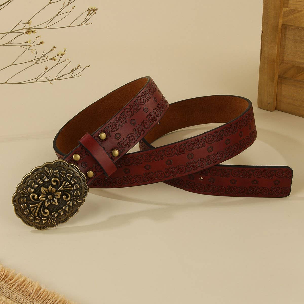 Buckle Embossed Pattern Eng Ved Belt_Cwmm3941