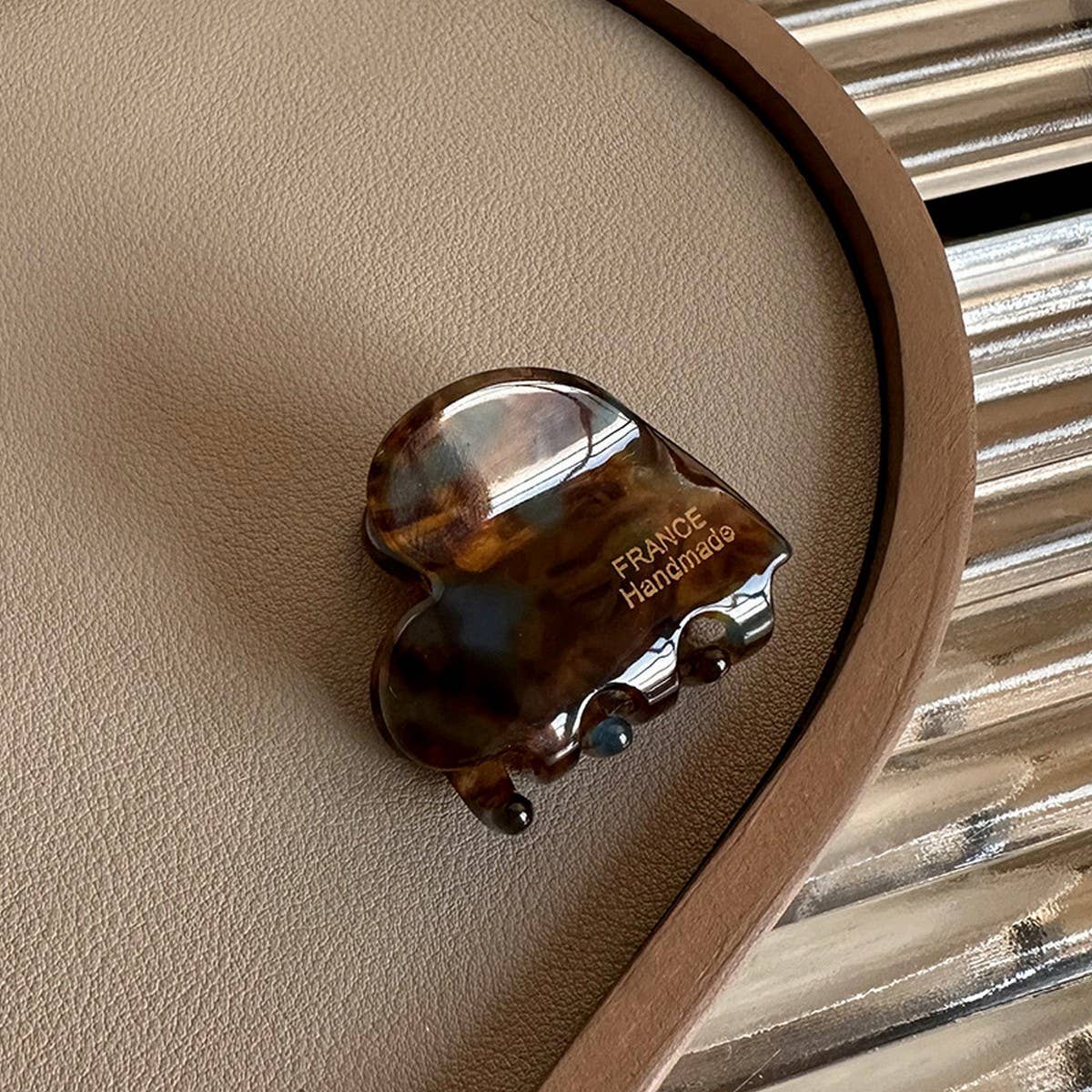 MINI HEART ACETATE HAIR CLAW FRENCH CHIC CLIP_CWAHA2637