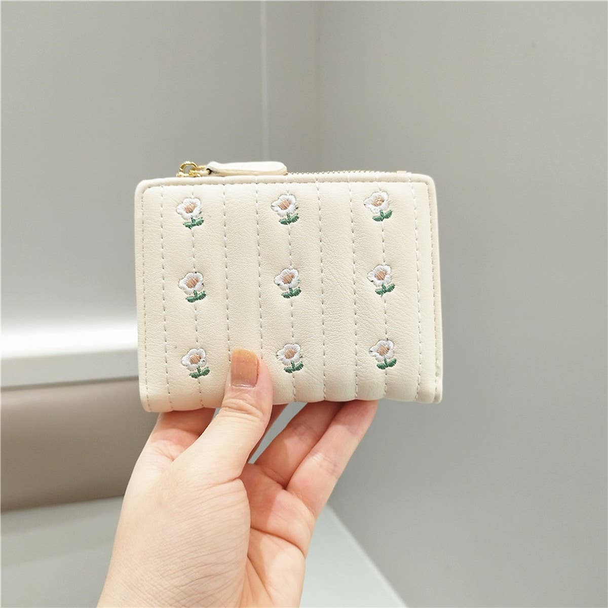 Cute Embroidered 2-Fold Wallet For Women_Cwab06256