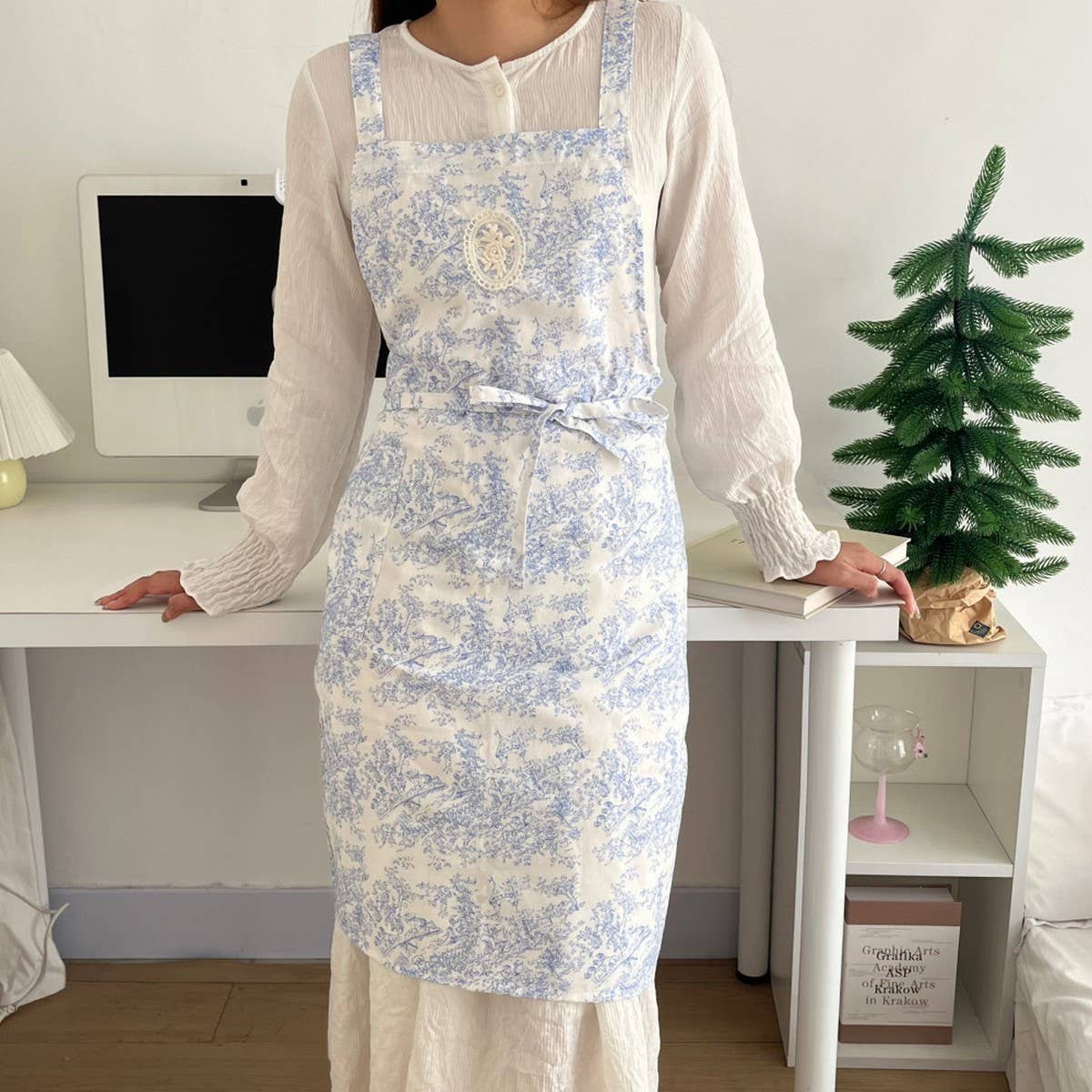 HOUSEHOLD WATERPROOF INK DRAWSTRING APRON_CWMM5833